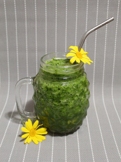 Una foto de Jugo detox de espinaca y manzana verde