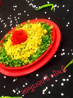 સાબુદાણાની ખીચડી (Sabudana ની khichdi recipe in Gujarati) રેસીપી મુખ્ય ફોટો