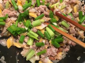 Hình của món Ngao hoa rim thịt băm.