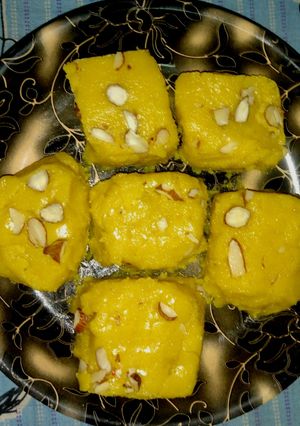 A picture of Besan Ki Barfi.