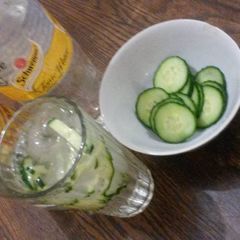 A picture of GnT.