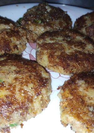 A picture of Aloo ke kabab.