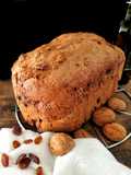 Pan de espelta, cerveza negra, nueces y pasas {en panificadora}