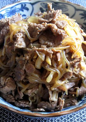 A picture of Sweet Soy Flavoured Itokonnyaku and Beef.
