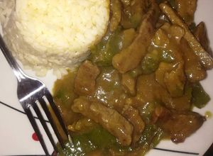 Foto principal de Ternera con pimientos verdes (comida china casera)