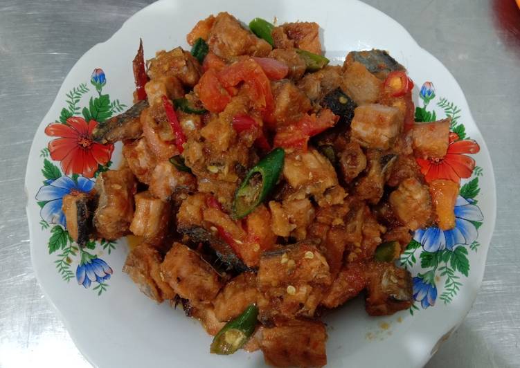 Resep Ikan kering tenggiri pedas yang Bikin Ngiler