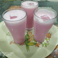 A picture of Rose milkshake.