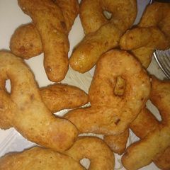 A picture of Potato cheaze fritters.