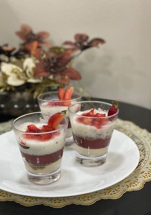 A picture of Strawberry with China grass dessert.