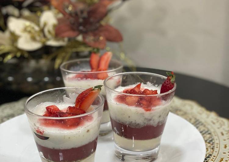 Strawberry with China grass dessert