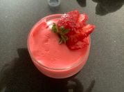 Una foto de gelatinas de fresa faciles