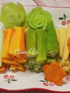 Hình của món Rau củ luộc chấm các món kho.