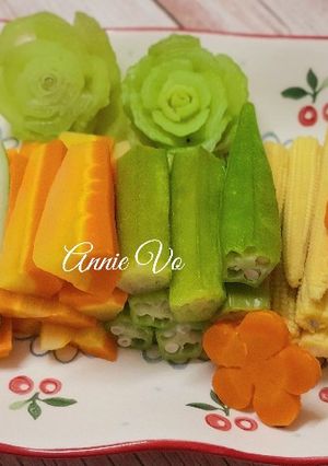 Hình của món Rau củ luộc chấm các món kho.