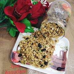 A picture of Homemade Granola yummy and healthy.