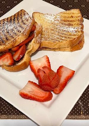 A picture of Strawberry nutella panini.