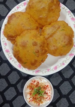 A picture of Spicy Aloo - Poha Puri.