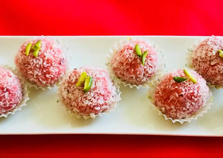 Coconut laddoos