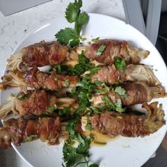 A picture of Innoki mushroom Roll beef shortplate.