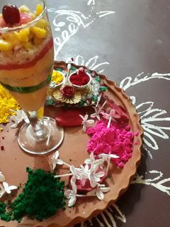 ট্রাইফিল কাস্টার্ড(tri fill custard recipe in Bengali) রেসিপির প্রধান ছবি