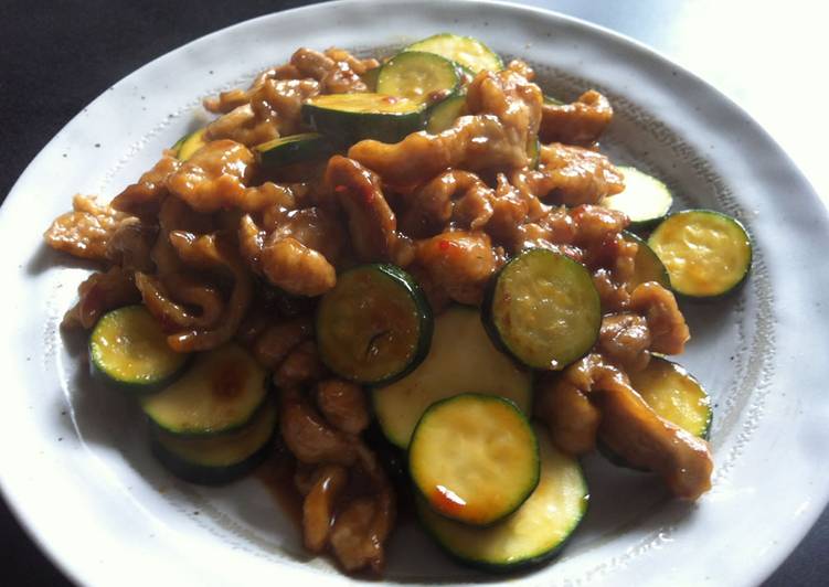 Recipe of Ultimate Zucchini &amp; Pork Spicy Stir-fry