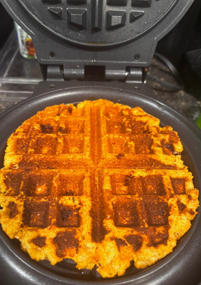 Una foto de Waffles con harina de coco y nueces. Sin gluten, sin leche, sin azúcar!! FIT