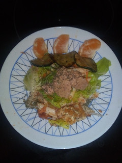 Una foto de Ensalada de pasta con calabacín y naranja