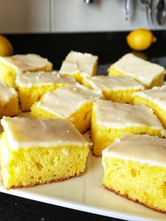 Una foto de Lemonies o cuadrados de limón 🍋