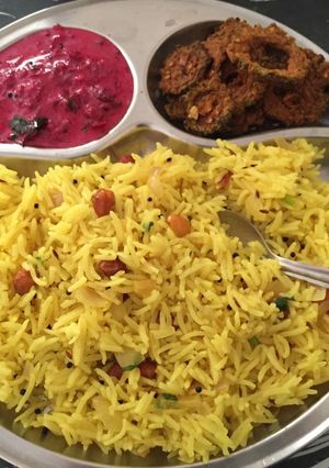 A picture of Lemon Rice served with Beetroot pachadi !.