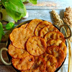 Gujarati Malpua / Wheat flour and jaggery malpua A picture of Gujarati Malpua / Wheat flour and jaggery malpua.