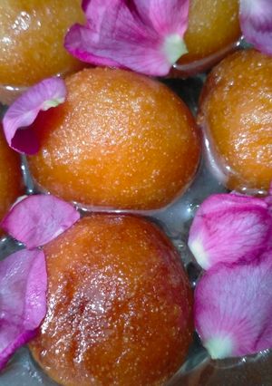 રવાના ગુલાબજાંબુ (Rava Gulabjamun Recipe In Gujarati) રેસીપી મુખ્ય ફોટો
