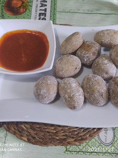 Una foto de Papas arrugadas con salsa mojo picón