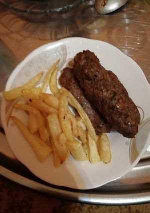 صورة لوصفة كباب بالفرن وبطاطا مقلية