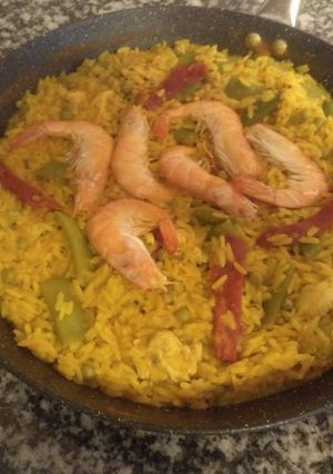 Una foto de Arroz tipo"paella" con quinoa y sal del himalaya
