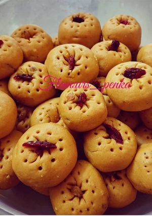 A picture of Besan ladoo.