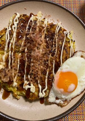 Hình của món Giản dị Okonomiyaki với đậu phụ (Simple okonomiyaki with tofu).
