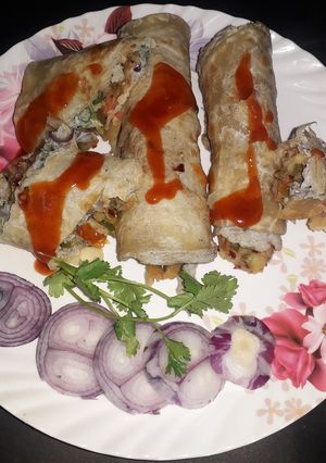 পটেটো স্টাফড এগ রোল (potato stuffed egg roll recipe in Bengali) রেসিপির প্রধান ছবি
