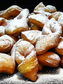 Una foto de Buñuelos fáciles de vainilla. Muy fáciles y que resultan a ¡¡muy buen precio!!