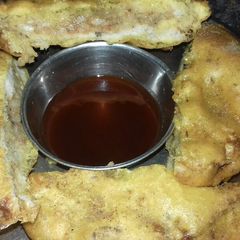 A picture of Title, Bread patato pakora.