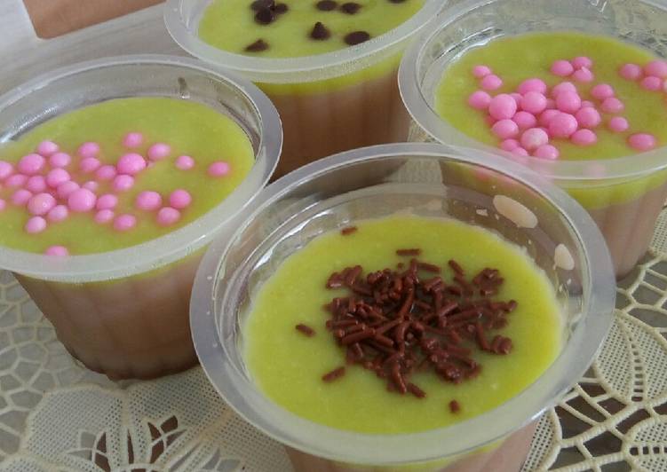 Panna Cotta Chocolate with topping Avocado