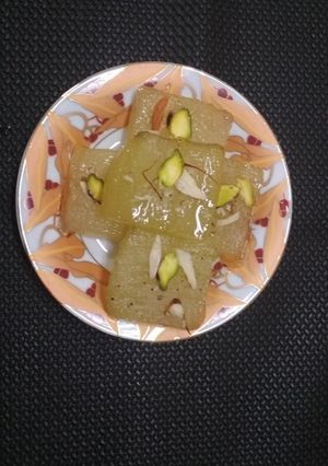 दुधीचा पेठा (dudhicha petha recipe in marathi) रेसिपी चे मुख्य फोटो 
