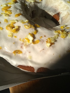 Una foto de Budín de limón glaseado 🍋😋