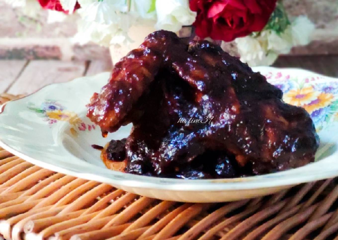 Ayam goreng dimasak dengan kecap