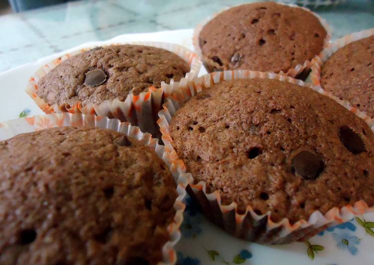 How to Make Speedy Chocolate Cup Cakes filled with Choco chips