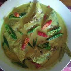 A picture of Ikan kembung Belo bumbu kuning.