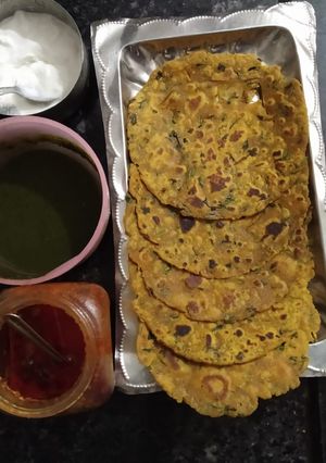 થેપલા (Thepla Recipe in Gujarati) રેસીપી મુખ્ય ફોટો