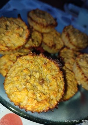 Una foto de Muffins de banana y pera, sin harina!🤍