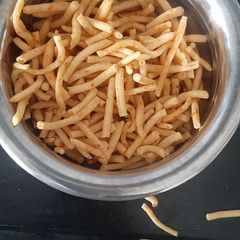 A picture of હિંગ સેવ.