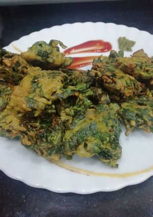 A picture of Spinach Pakoda.