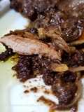 Solomillo de cerdo con salsa de cebolla y morcilla picante