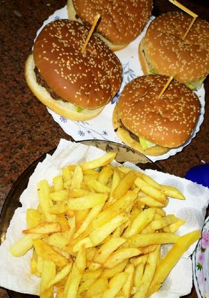 صورة لوصفة البرجر البيتي 😋😋😋 ولا اروع من كدا